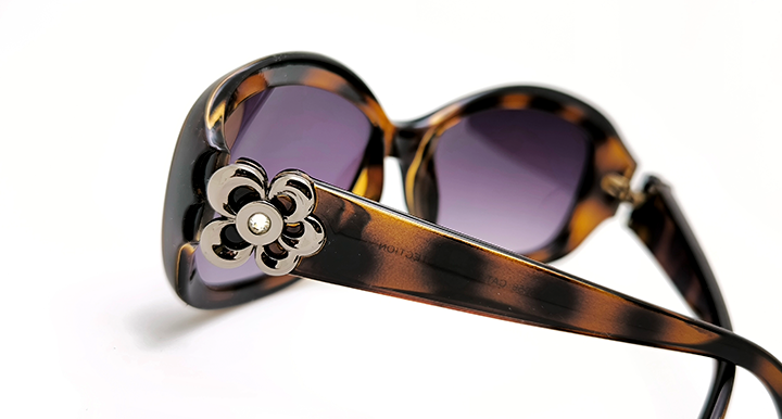 عینک آفتابی زنانه مستطیلی هاوانا کد 025056 سایه روشن